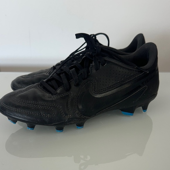 Nike Other - Nike Kids Black Athletic tempo cleats 5